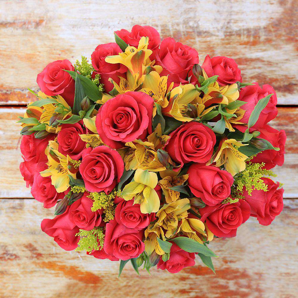 Jet Setter Fresh Flower Bouquet - Rosaholics